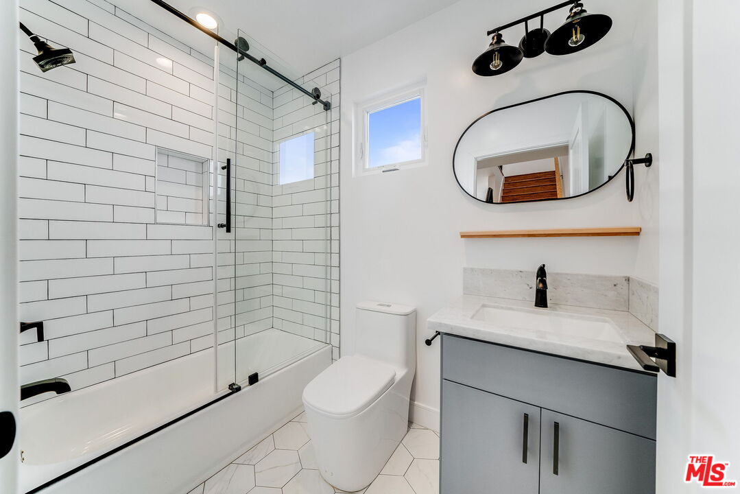 1435 S Crescent Heights Blvd