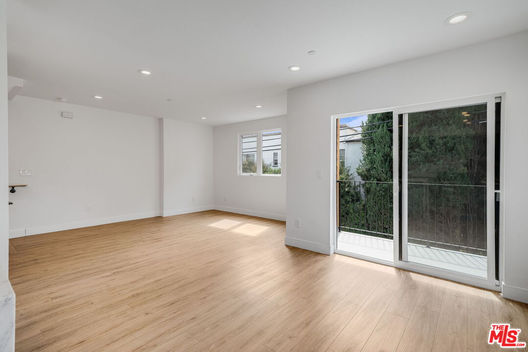 1435 S Crescent Heights Blvd