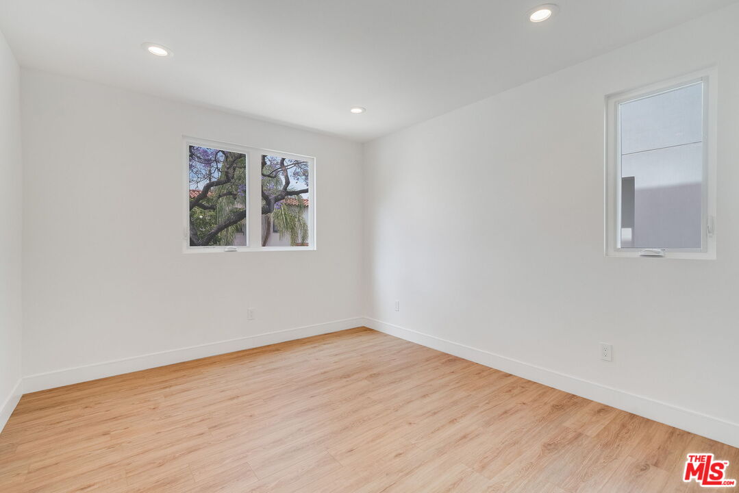 1435 S Crescent Heights Blvd