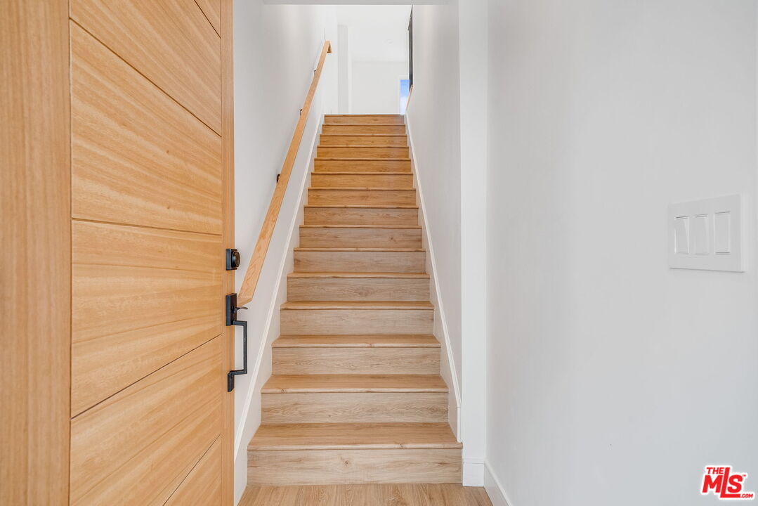 1435 S Crescent Heights Blvd