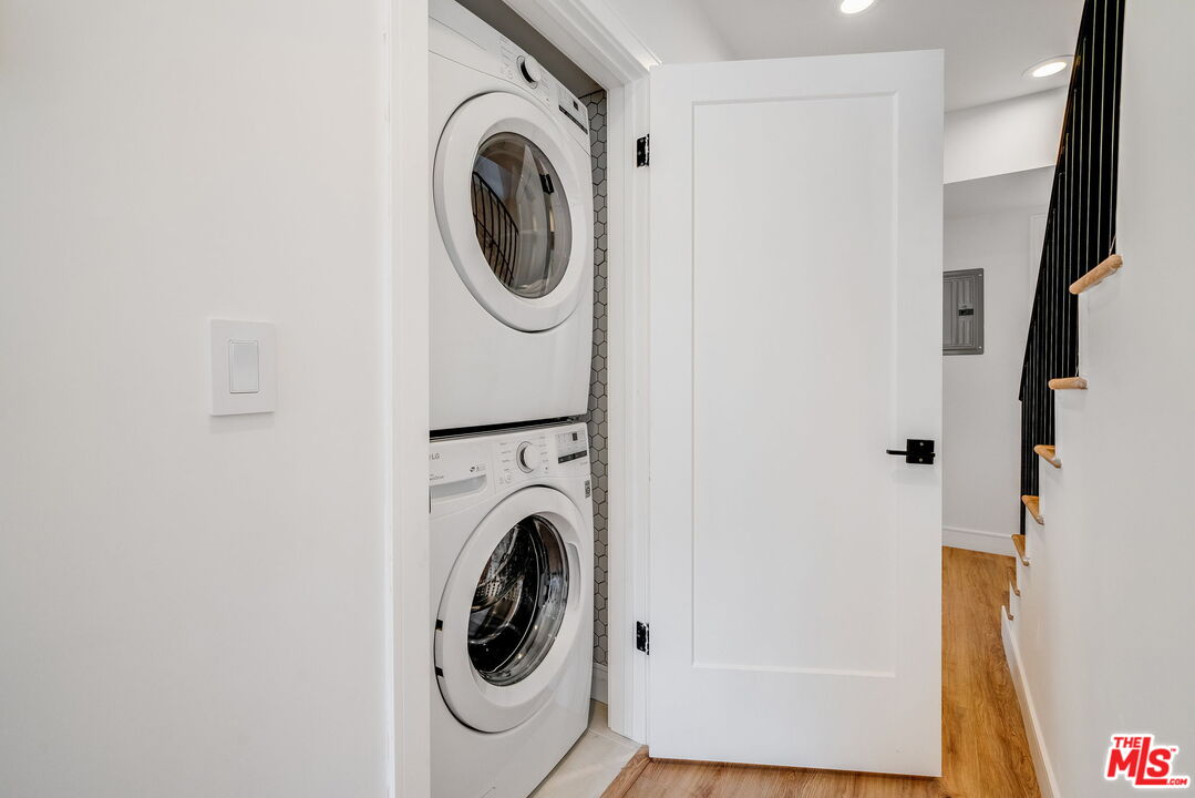 1435 S Crescent Heights Blvd