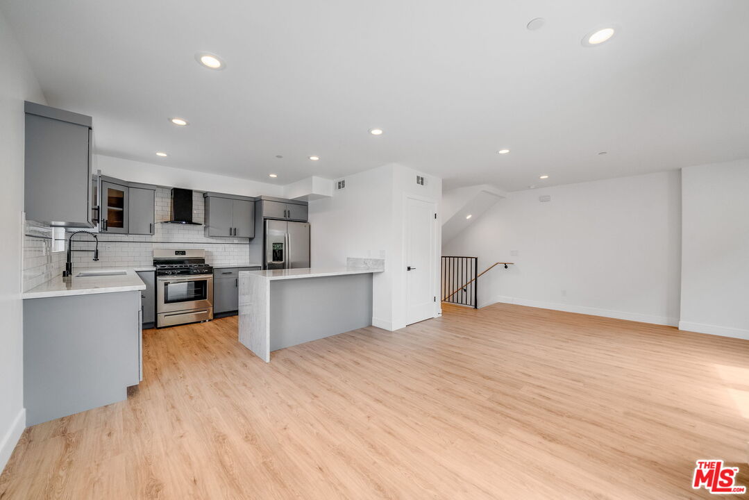 1435 S Crescent Heights Blvd