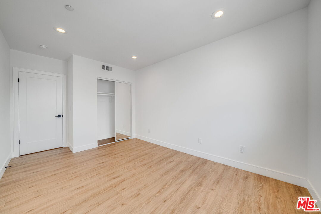 1435 S Crescent Heights Blvd