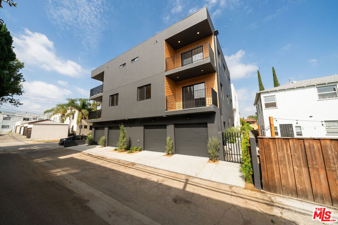 1435 S Crescent Heights Blvd