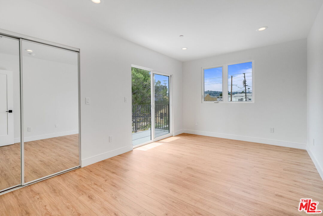 1435 S Crescent Heights Blvd