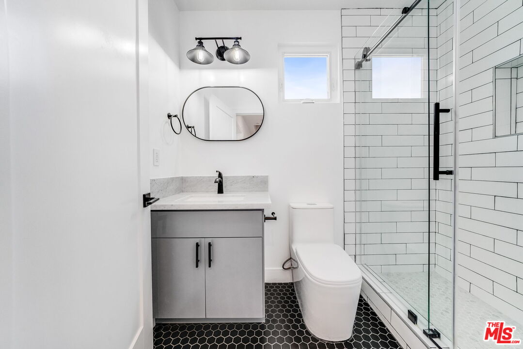 1435 S Crescent Heights Blvd