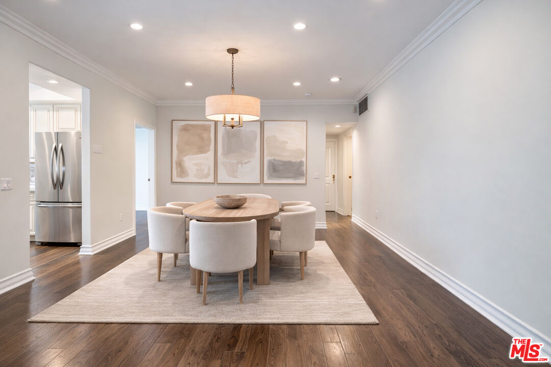 353 S Reeves Dr Unit: 200