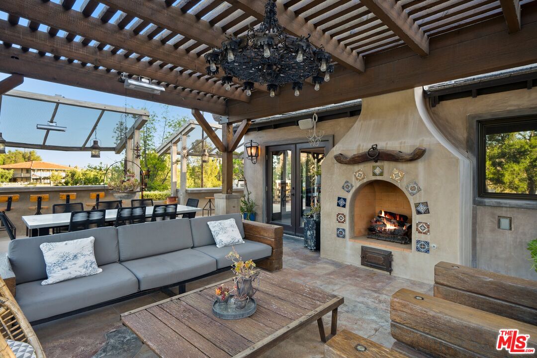 7634 E Diane Dr