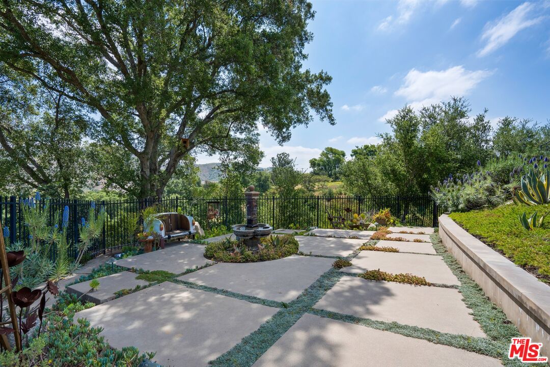 7634 E Diane Dr