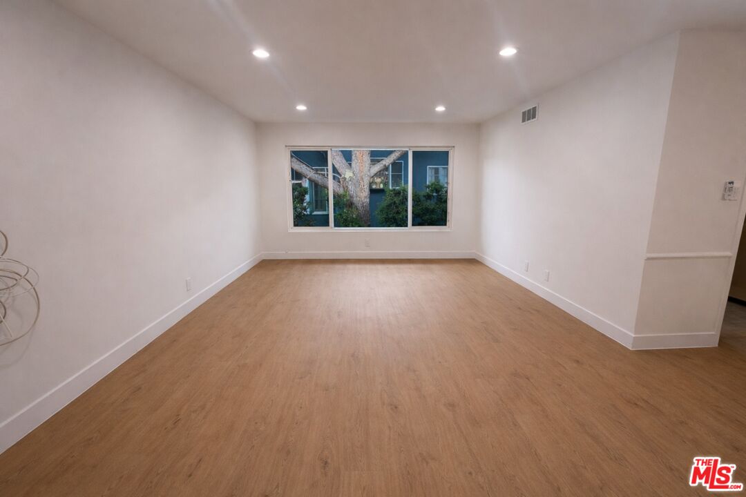 447 S Palm Dr Unit: 5