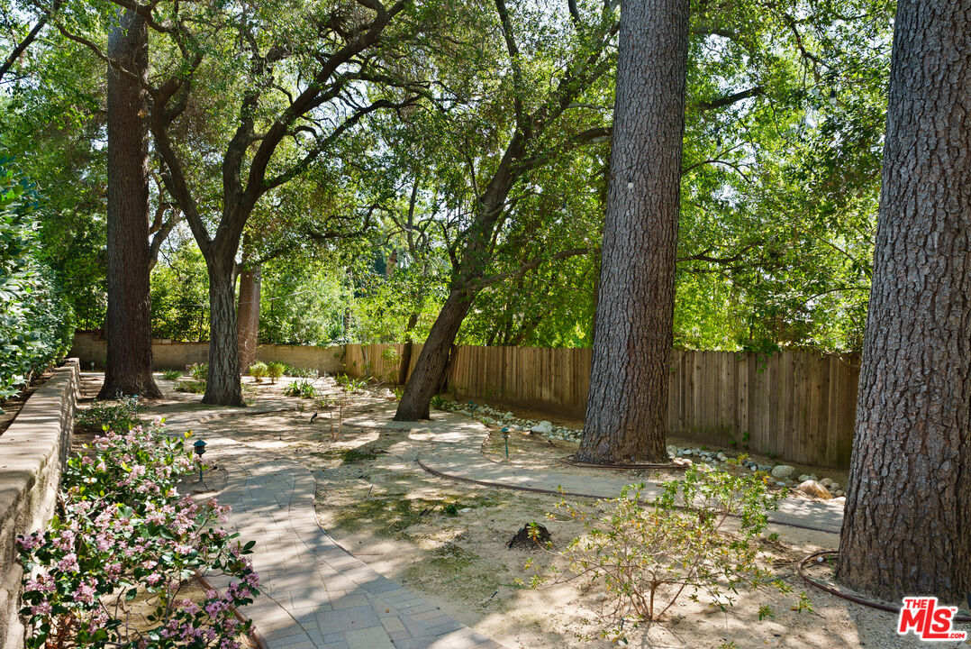 4902 Alta Canyada Rd