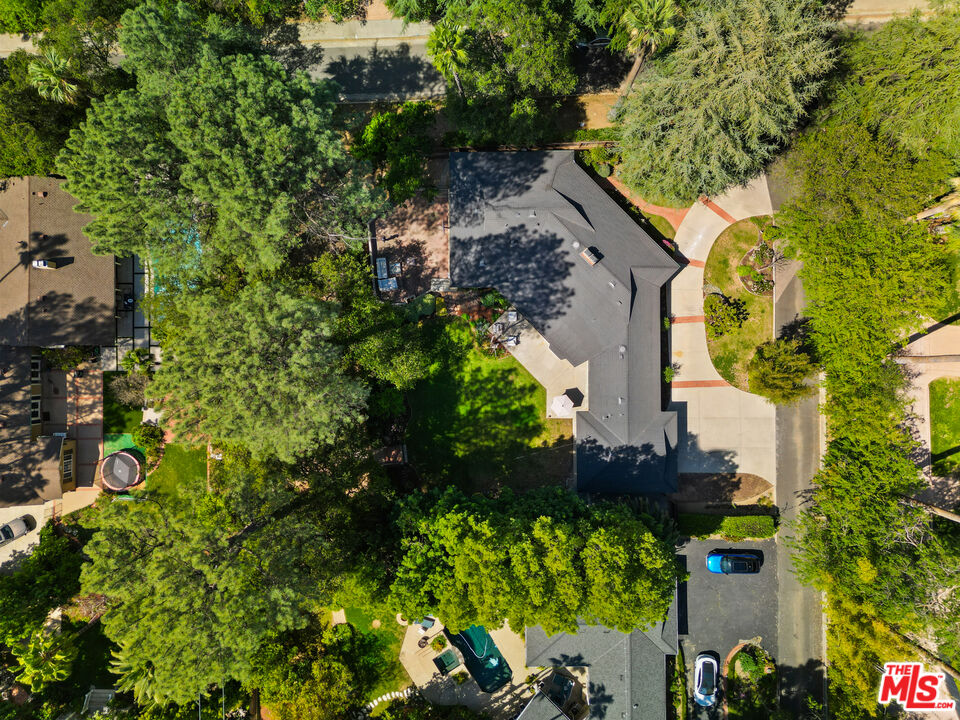 4902 Alta Canyada Rd