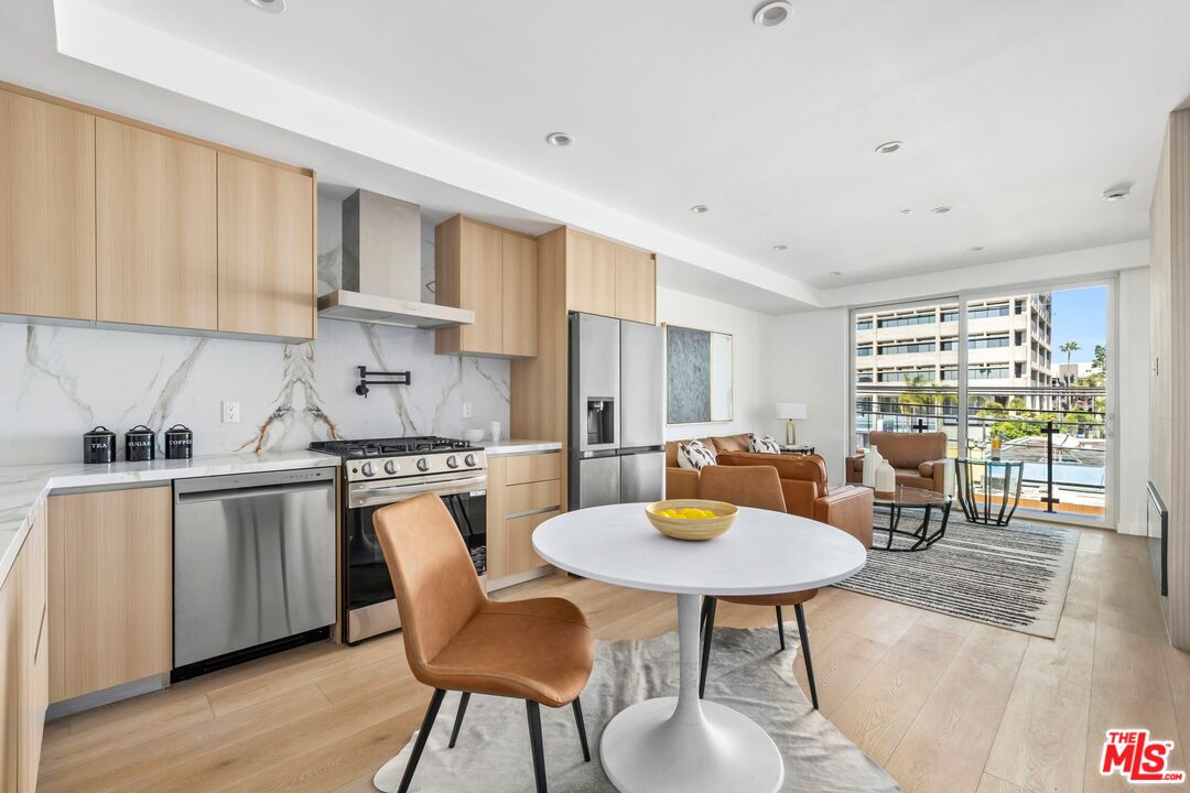 1414 S Beverly Dr Unit: 302