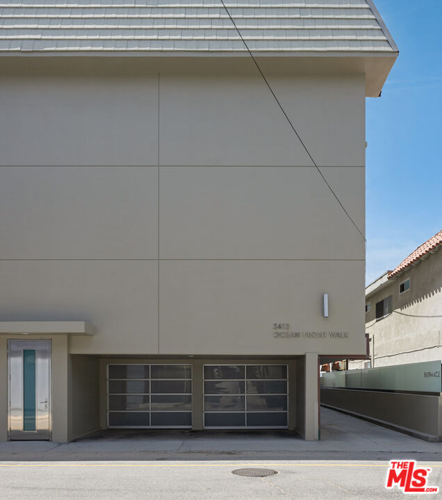 3412 Ocean Front Walk Unit: 201