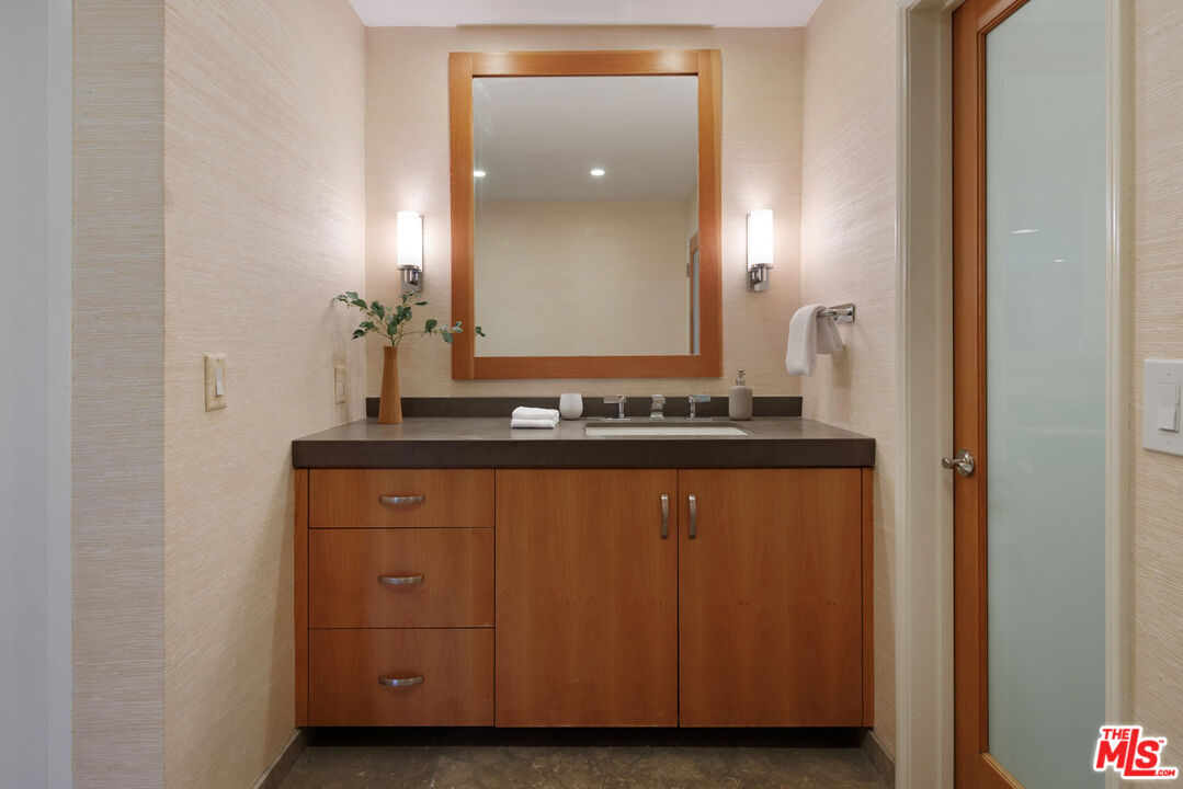 3412 Ocean Front Walk Unit: 201