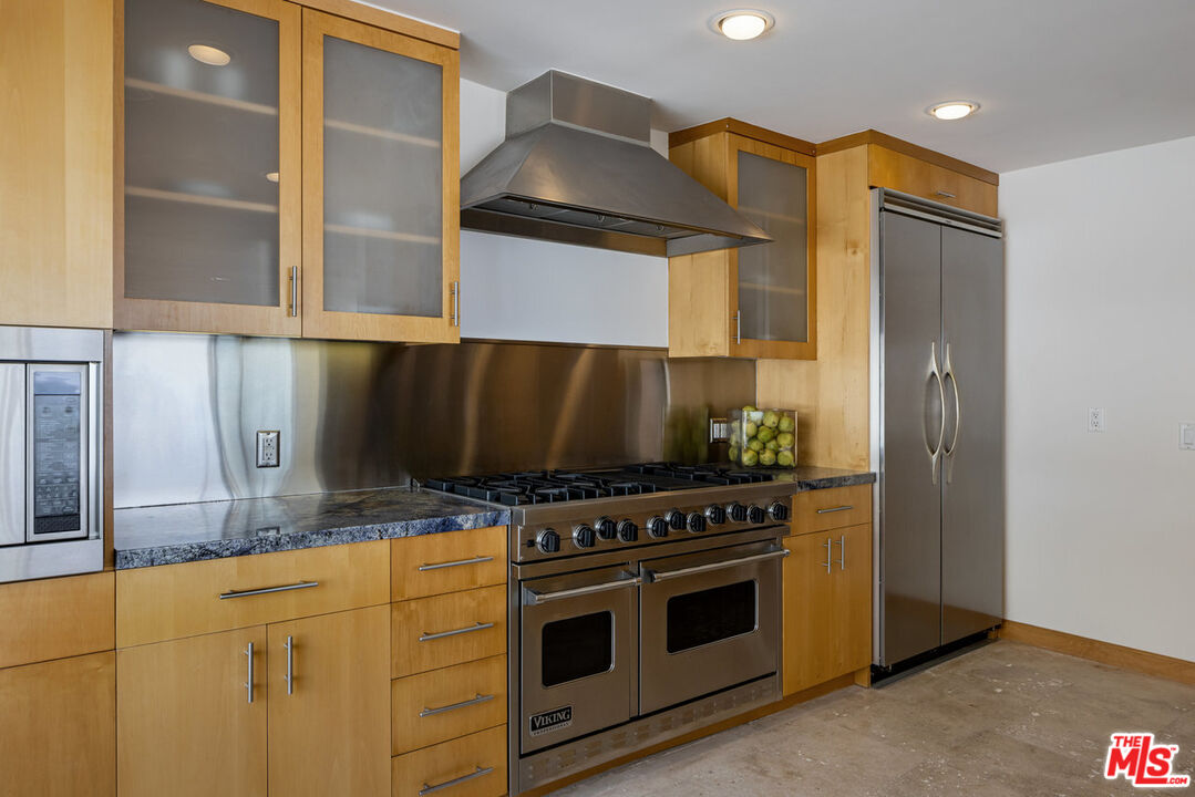 3412 Ocean Front Walk Unit: 201