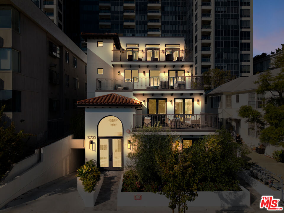 10725 Ashton Ave Unit: 101