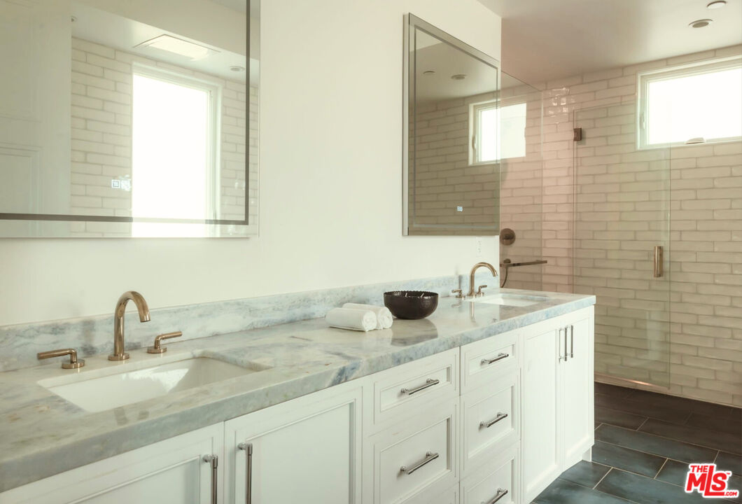 10725 Ashton Ave Unit: 301