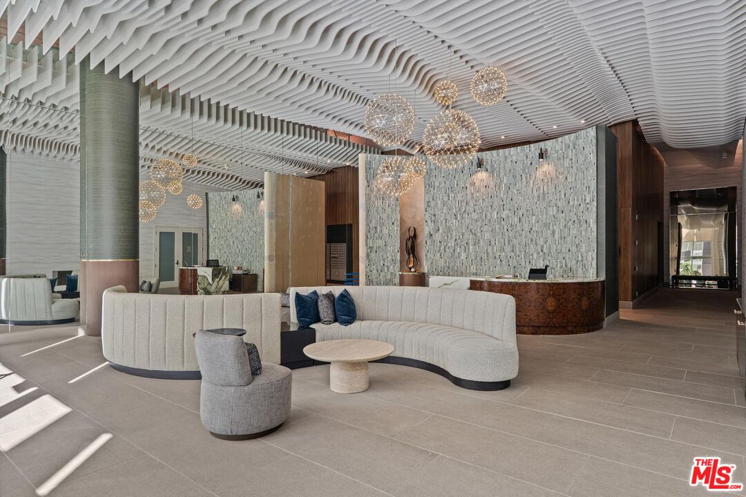 6250 Hollywood Blvd Unit: 9E