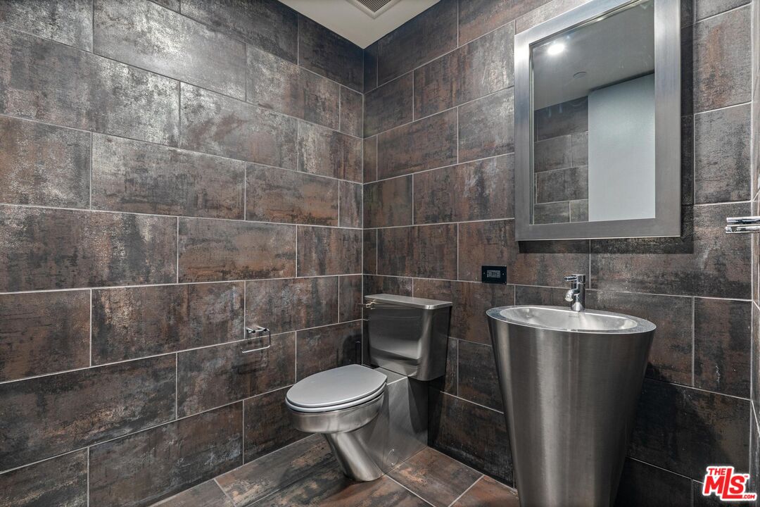 6250 Hollywood Blvd Unit: 9E