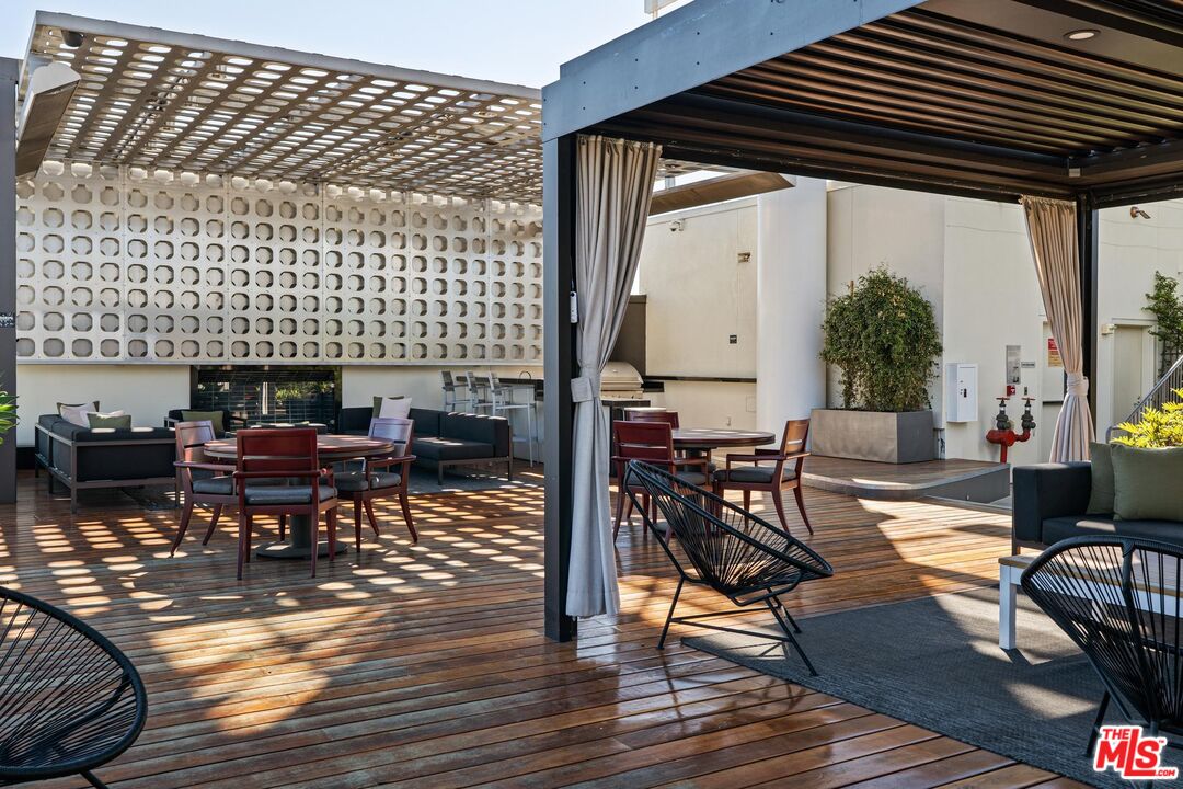 6250 Hollywood Blvd Unit: 9E