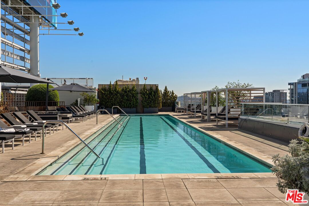 6250 Hollywood Blvd Unit: 9E