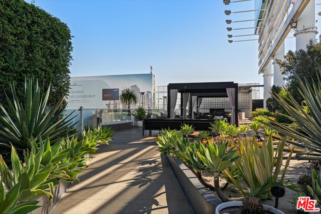 6250 Hollywood Blvd Unit: 9E