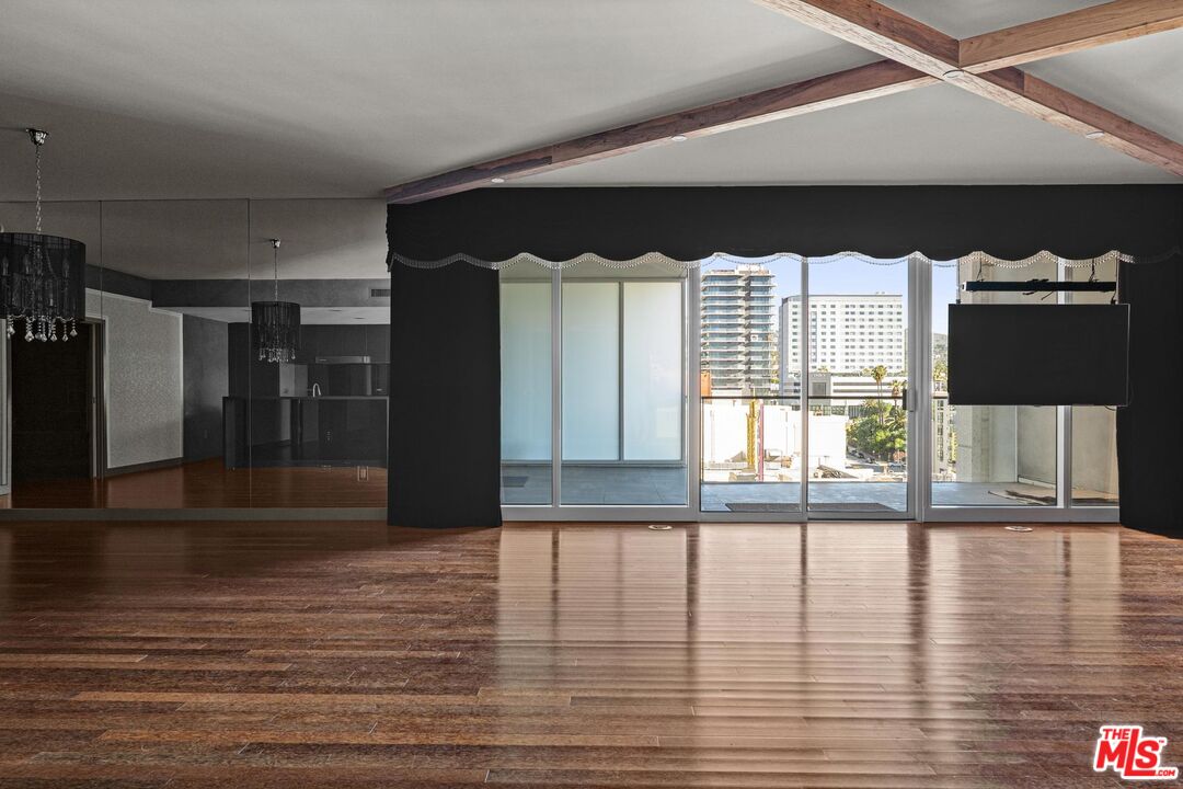 6250 Hollywood Blvd Unit: 9E