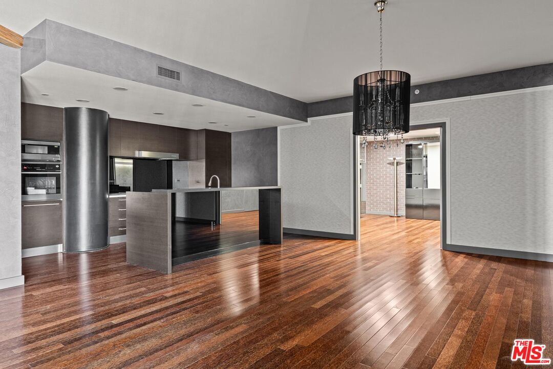 6250 Hollywood Blvd Unit: 9E