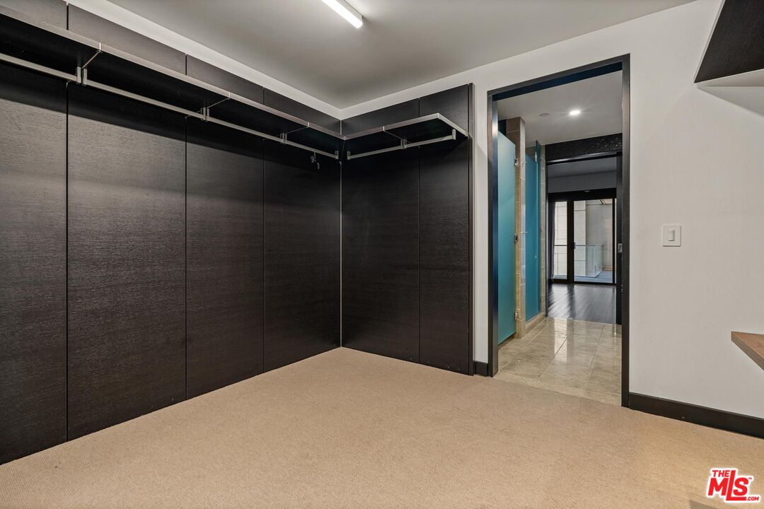 6250 Hollywood Blvd Unit: 9E