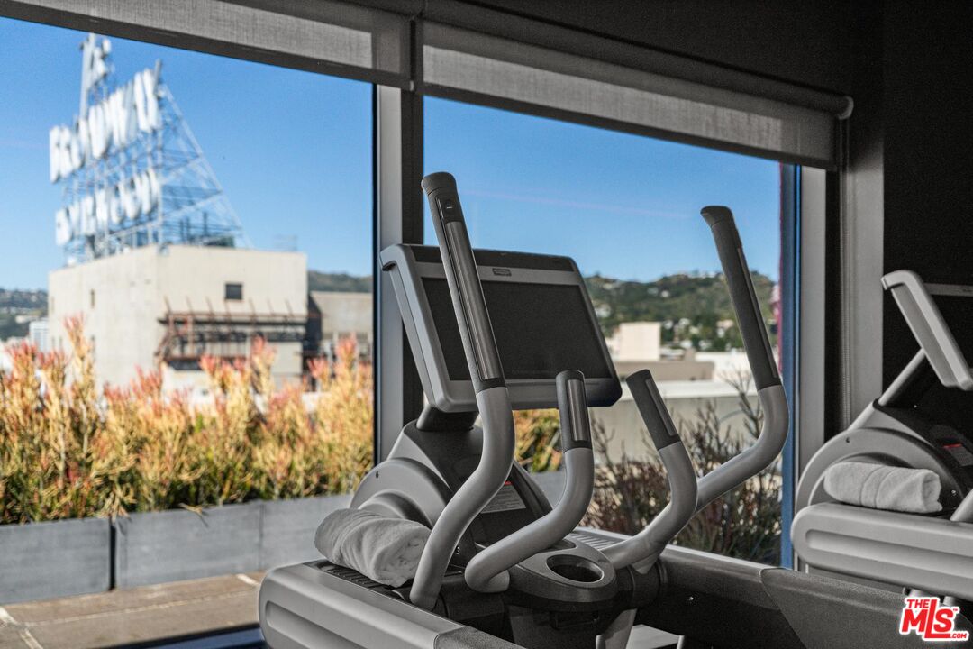 6250 Hollywood Blvd Unit: 9E