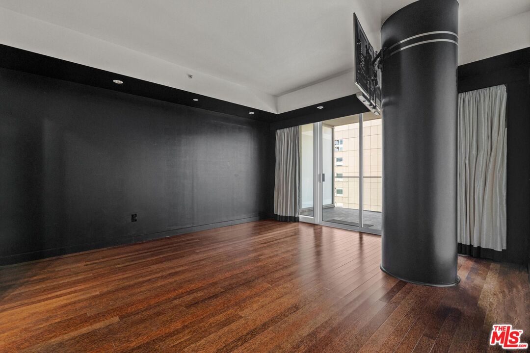 6250 Hollywood Blvd Unit: 9E