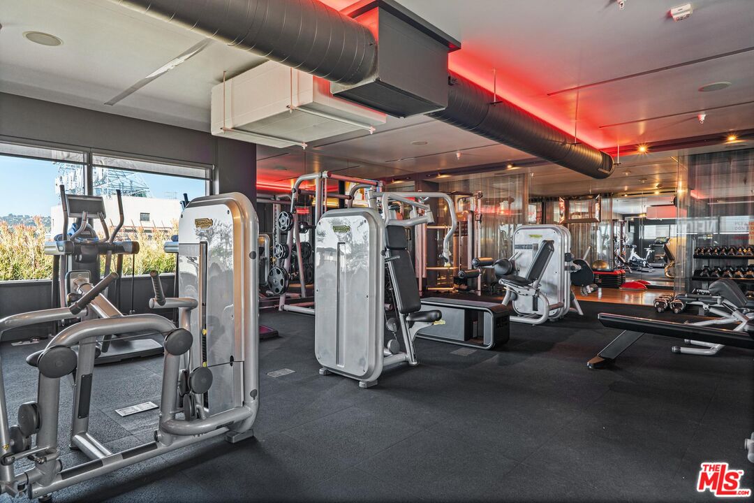 6250 Hollywood Blvd Unit: 9E