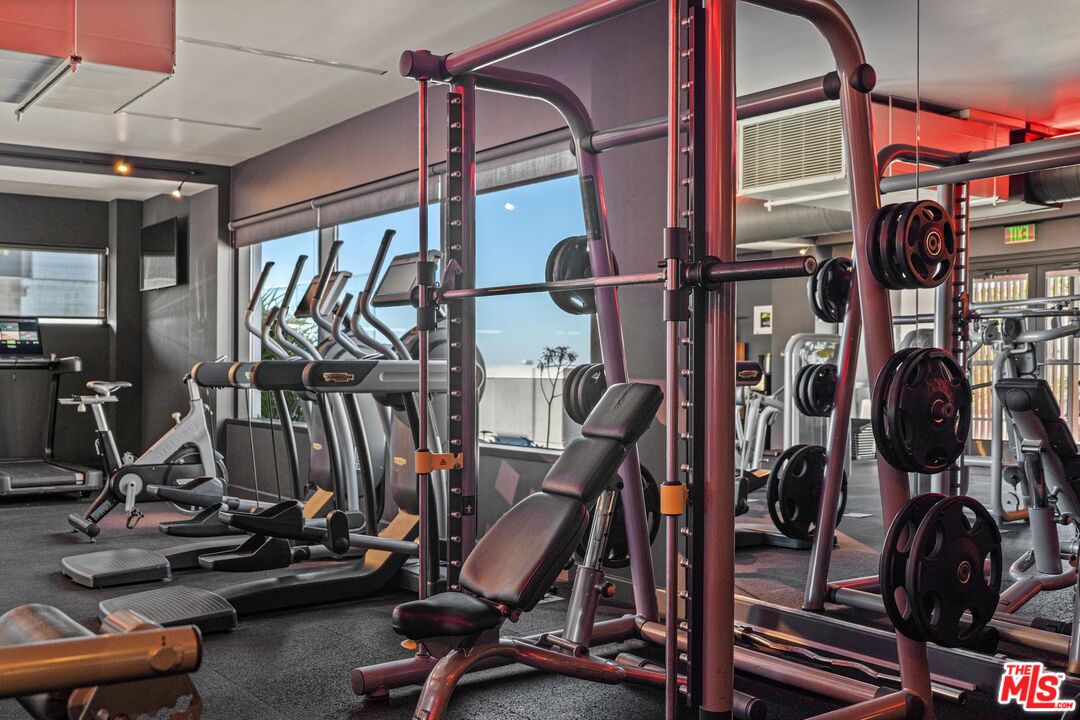 6250 Hollywood Blvd Unit: 9E