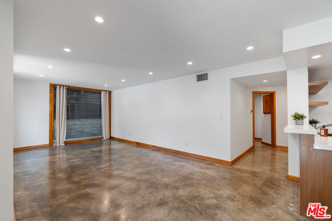 1215 N Olive Dr Unit: 210