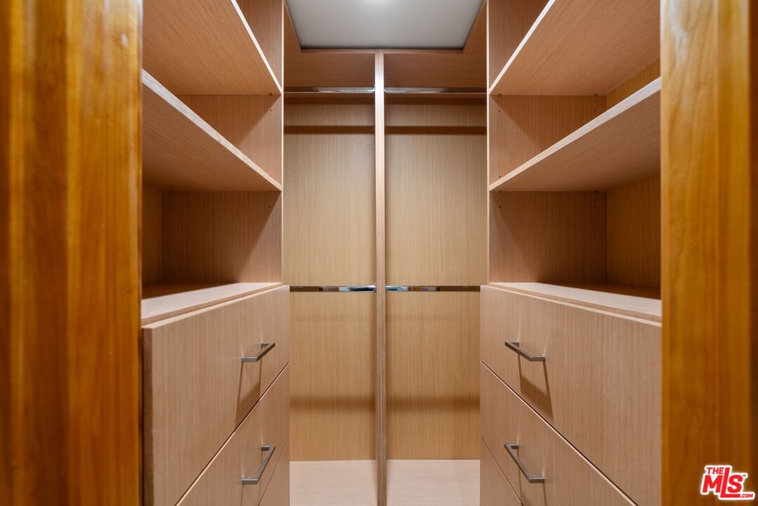 1215 N Olive Dr Unit: 210