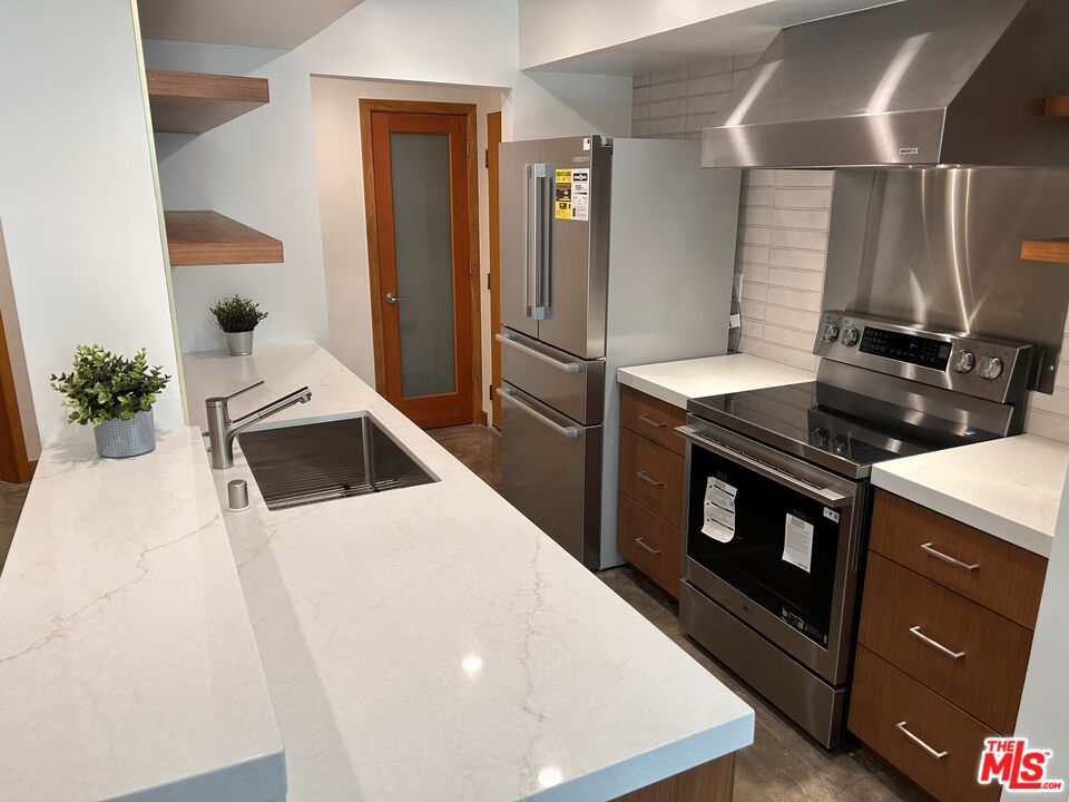 1215 N Olive Dr Unit: 210