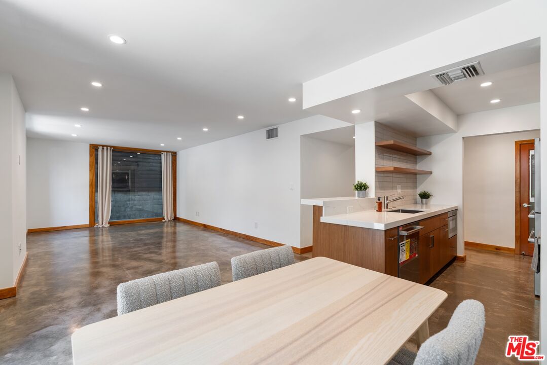 1215 N Olive Dr Unit: 210