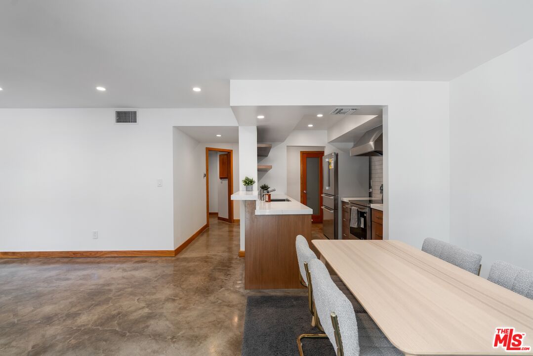 1215 N Olive Dr Unit: 210