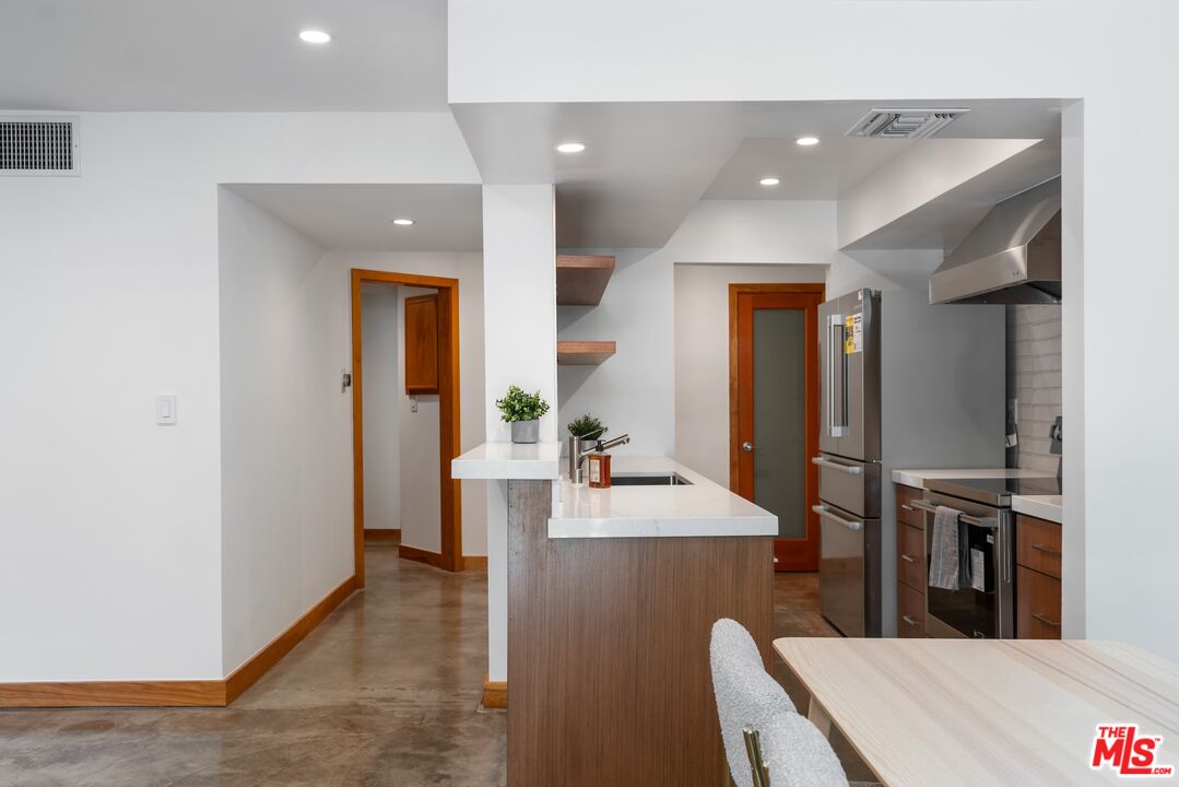 1215 N Olive Dr Unit: 210