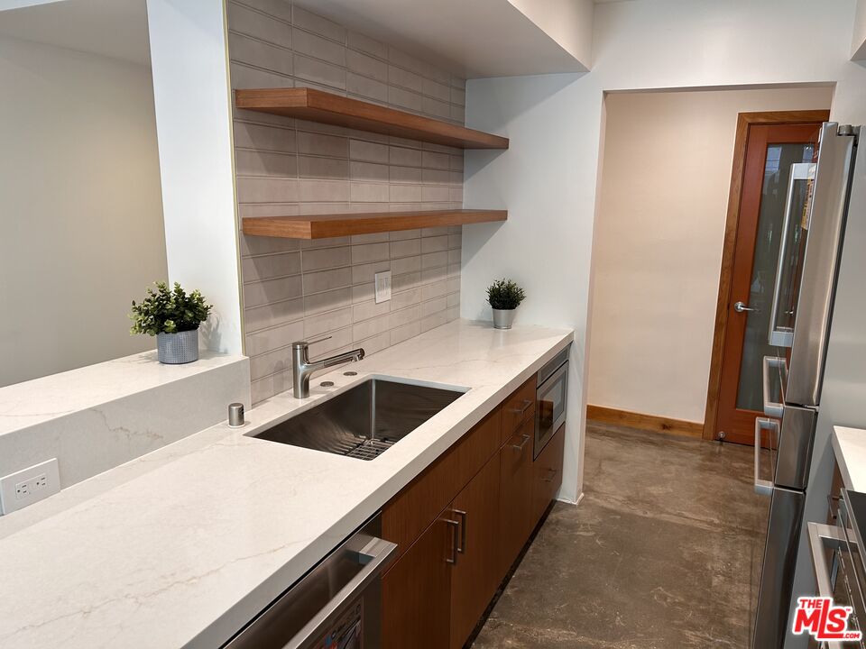 1215 N Olive Dr Unit: 210