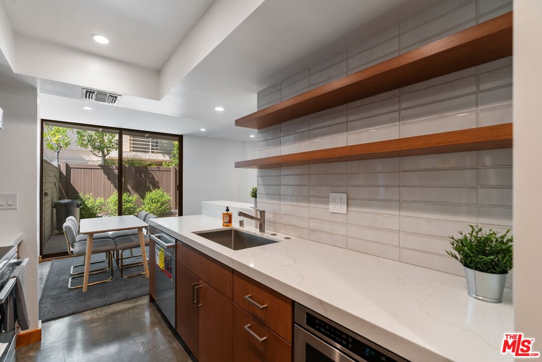 1215 N Olive Dr Unit: 210