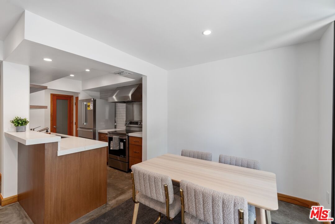 1215 N Olive Dr Unit: 210