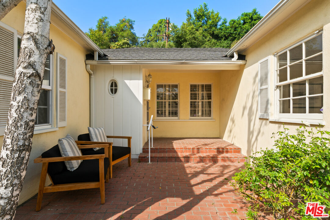 12166 Laurel Terrace Dr