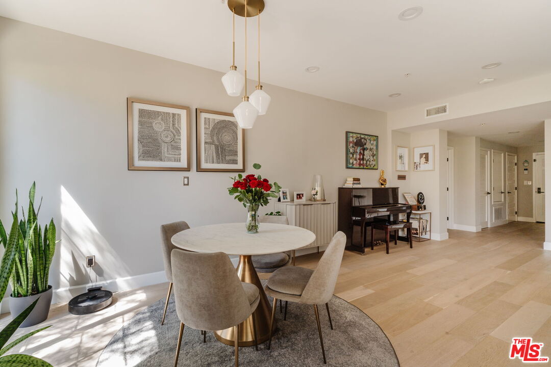 10648 Woodbridge St Unit: 106