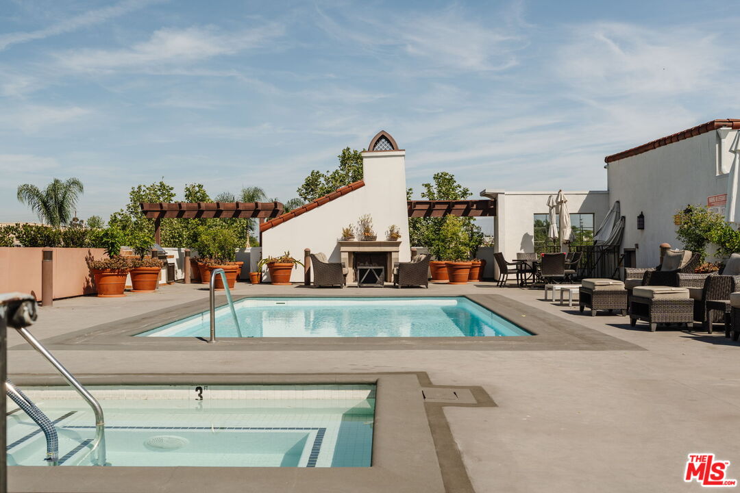 10648 Woodbridge St Unit: 106