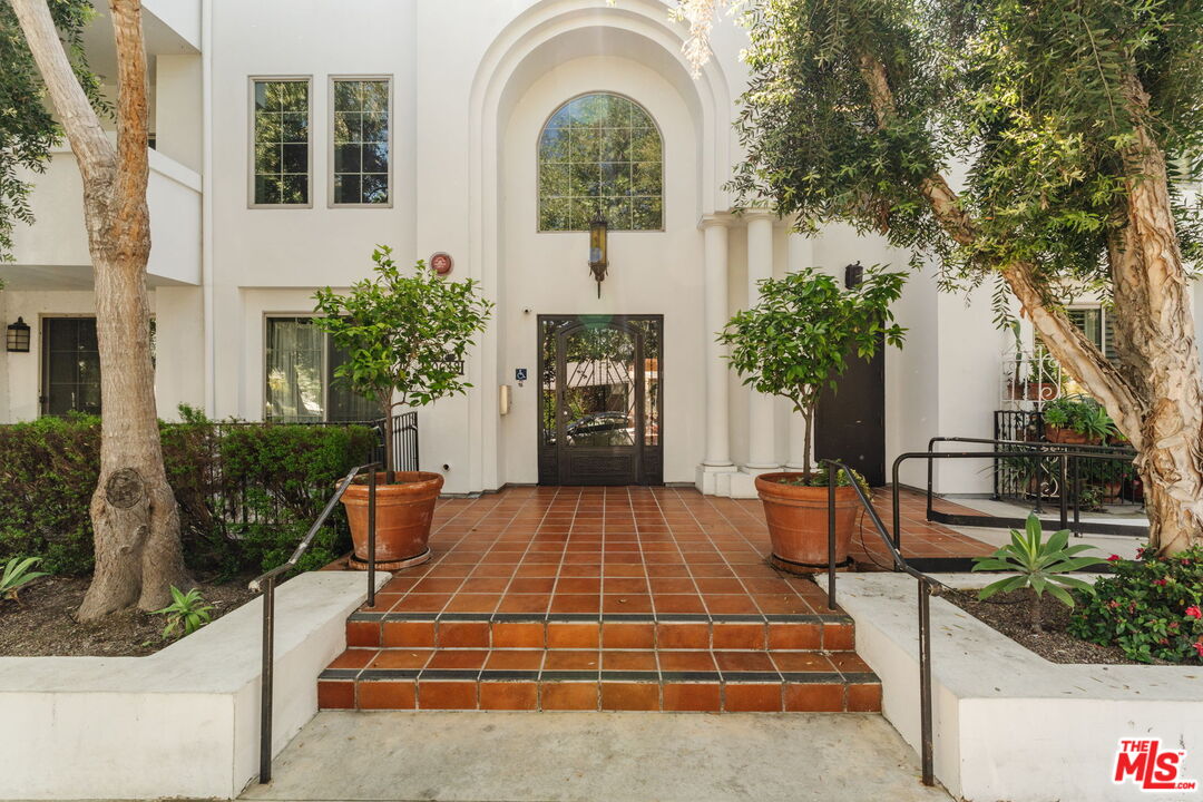 10648 Woodbridge St Unit: 106