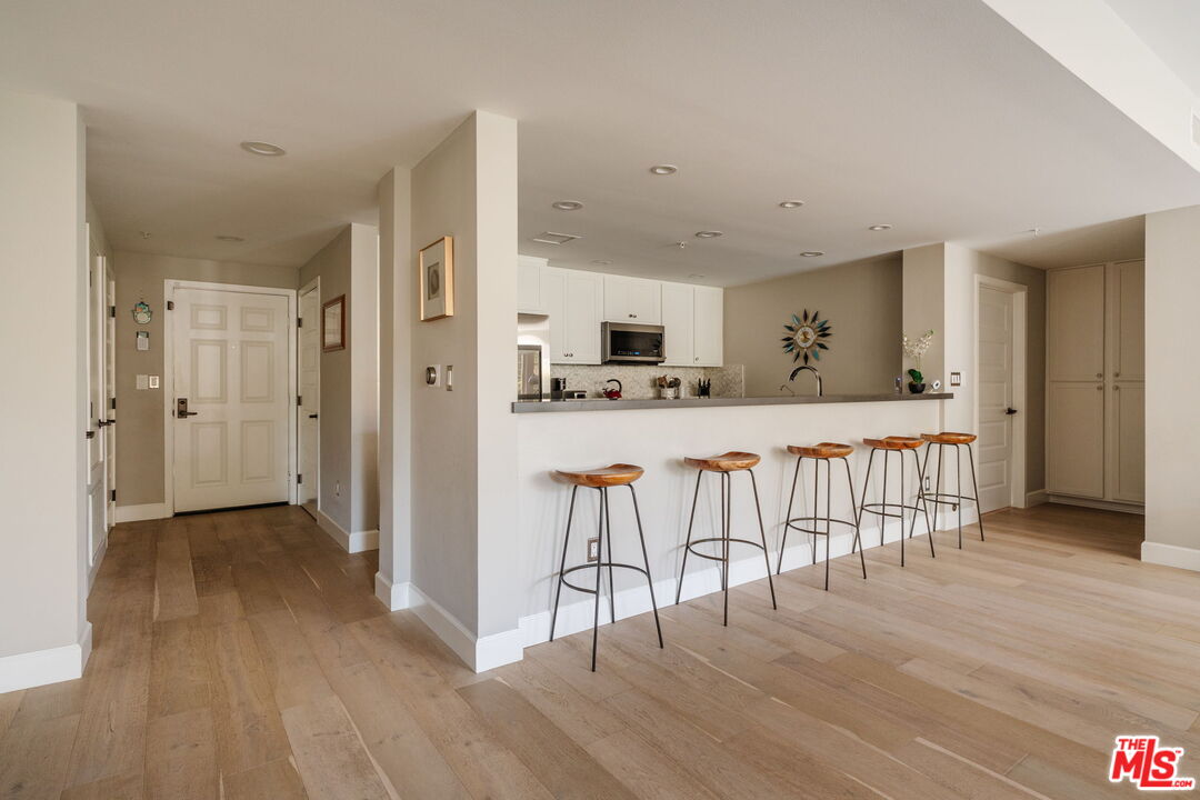 10648 Woodbridge St Unit: 106