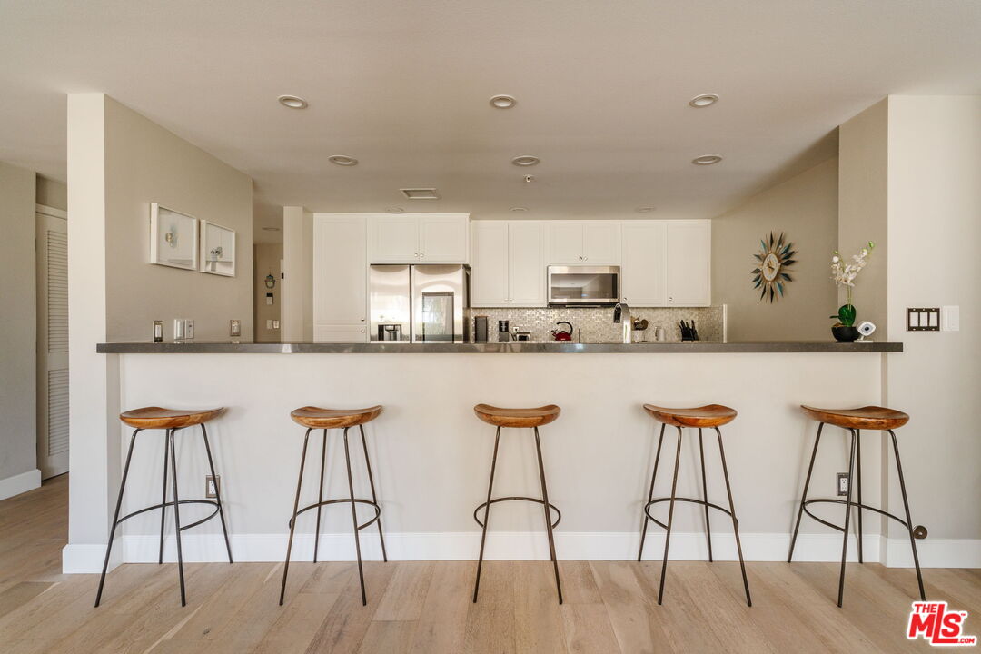 10648 Woodbridge St Unit: 106