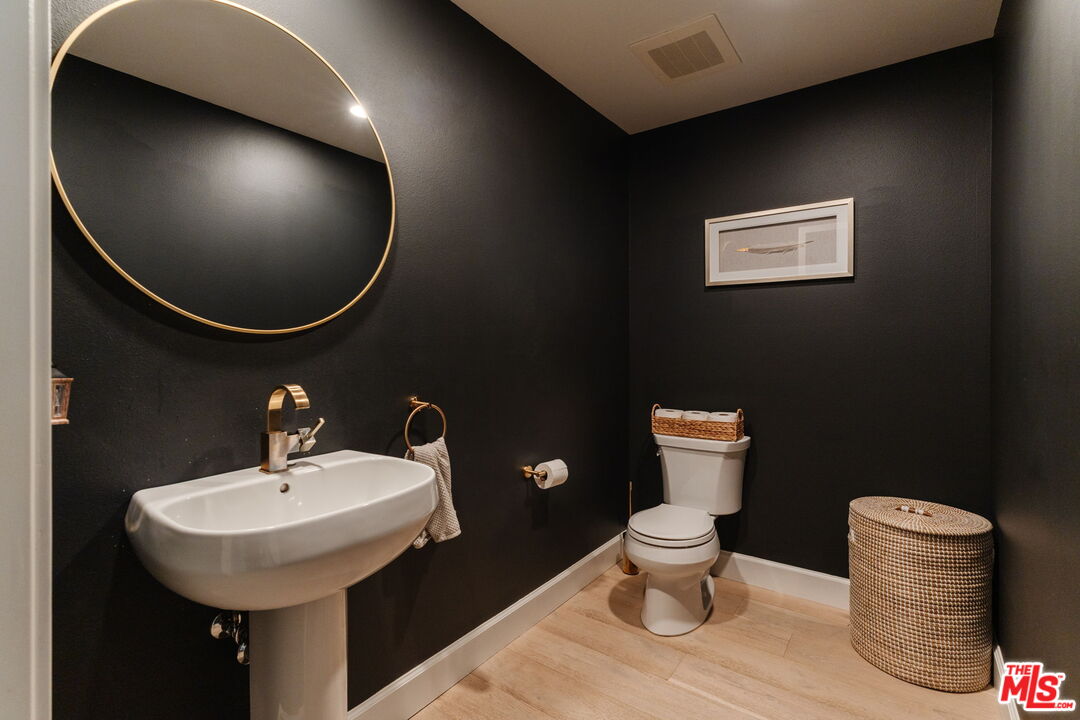 10648 Woodbridge St Unit: 106